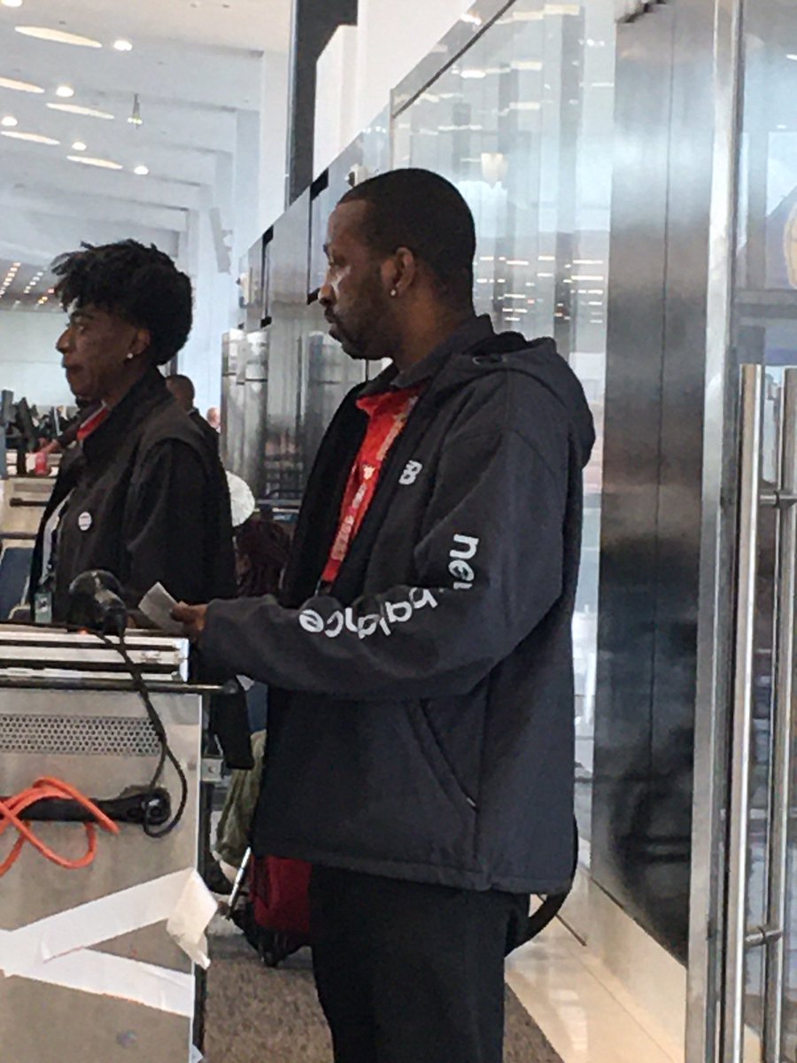NyreeParks's tweet photo. @SouthwestAir  Poor customer service Despite my cousin having wheelchair assistance on her boarding pass she had to WALK down the jetway with a broken foot! Gate agent for our flight 3703 from O’Hare to Love Field on Saturday “claimed” there weren’t any wheelchairs…really sir? https://t.co/KbMrcm3REG
