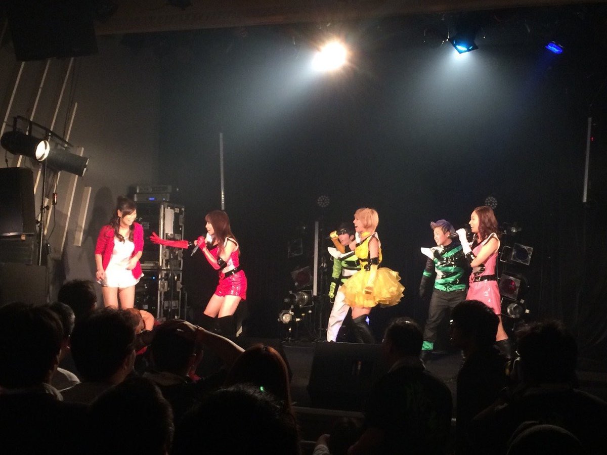aili_1129's tweet photo. やば
昔の写真見てたら
煎ベイジャーの寸劇出た時の写真と
アニミックスで未帆とコラボした
ロン毛未帆出て来た😂
懐かしいー!!!!
#VICCESS https://t.co/PRPsL9b5K4