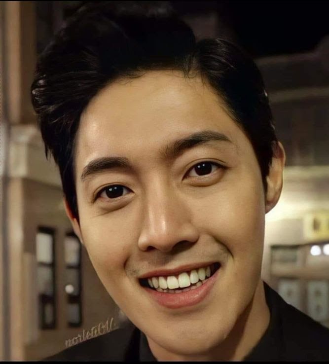 StellaMarisFun6's tweet photo. 💐@khj_heneciatwt viene a México y nos gustaría enceder la #torreBBVA para darle la bienvenida.
#AhorrarTePuedeCambiarLaVidayCumplirSueños
@BBVA_mex Esperamos el Reto ¿Te unes a nuestro gran sueño?
#KimHyunJoongEnBBVA 
#RISINGIMPACT
#Henecia https://t.co/AhKpT5yGjW