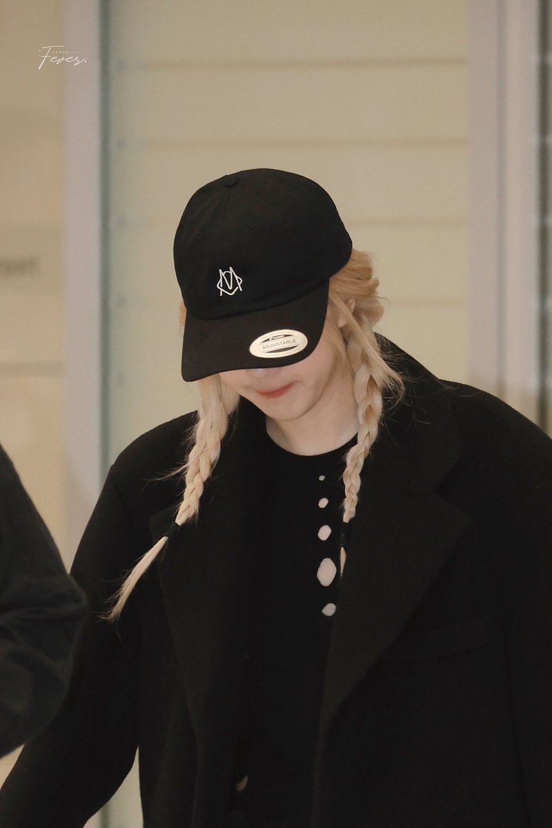 fever_211's tweet photo. 231017 ICN

#블랙핑크 #로제  
#BLACKPINK #ROSÉ https://t.co/Cia5gzQSM6
