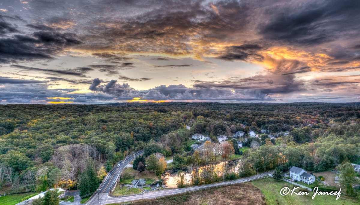 kenjancef's tweet photo. A great fall sunset at Chase Farm in Lincoln, RI... #sunset #sunsetphotography #aerialphotography #dji #mavic #mavicair2 #hdrphotography #HDR #rhodeisland #401sunsets #sunsets #lincolnri #farmsunset https://t.co/zOXm1FYjU6