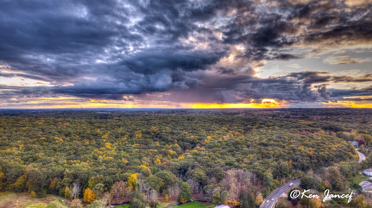 kenjancef's tweet photo. @KellyBatesRI @SkylarSpinler @WeatherGeoff  A great fall sunset at Chase Farm in Lincoln, RI... #sunset #sunsetphotography #aerialphotography #dji #mavic #mavicair2 #hdrphotography #HDR #rhodeisland #401sunsets #sunsets #lincolnri #farmsunset https://t.co/56DIsunFFm