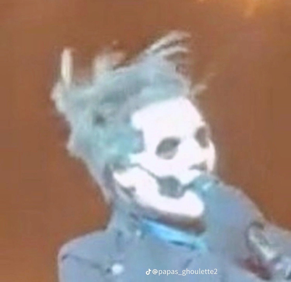 copiathinker's tweet image. ghosttwt: omg papa looks so cute in here!!! my bbg🥺🥺
papa in question: