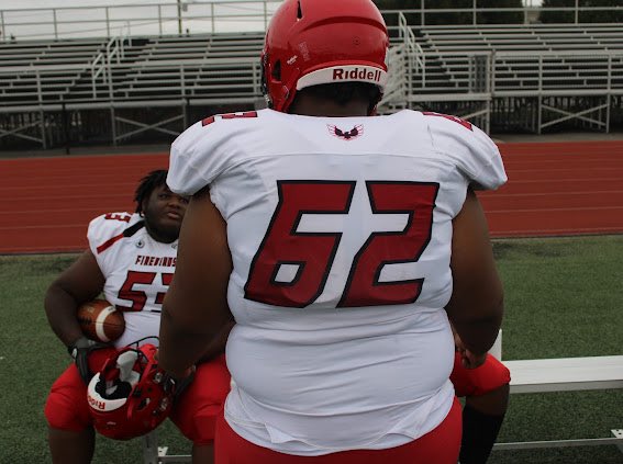 ShymirNelson's tweet photo. Finna make a big impact next year just watch….. #football #highschool #center #fyp https://t.co/JwKnjjhAAt