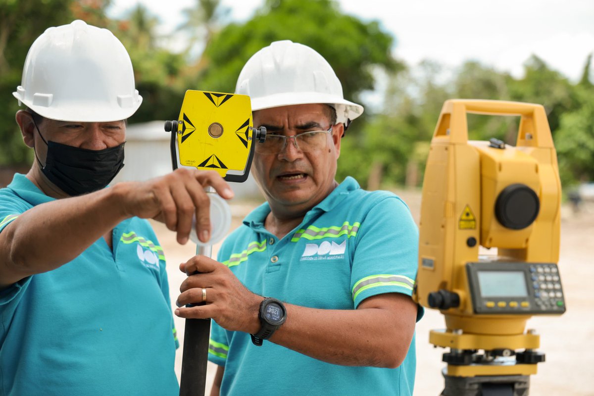 ObraMunicipal's tweet photo. "Contamos con presencia en más de 190 municipios del territorio nacional con una gama de obras, además de programas como la #EEC y las ferias de empleos", representante #DOM, Víctor Jiménez. https://t.co/pVWyAB44lT