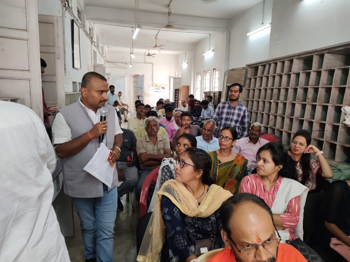 Indiaposthzb's tweet photo. Celebrated Vittiya Sashaktikaran Diwas on the Ocassion of Postal Week - 10th October at Hazaribagh Postal Division https://t.co/hQD6jthU0i