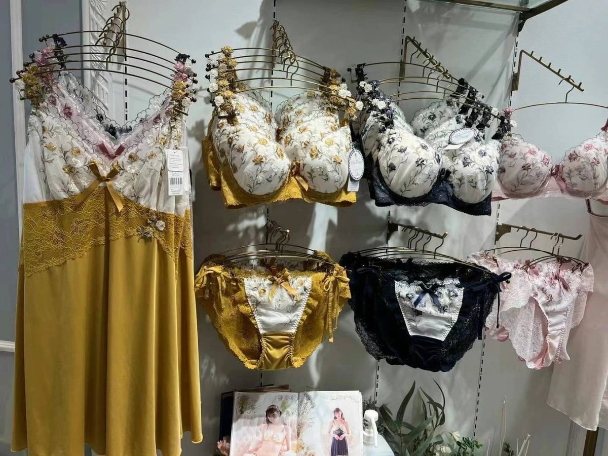 Wear very comfortable, after a while sister's birthday, buy a set for her, what do you think of it