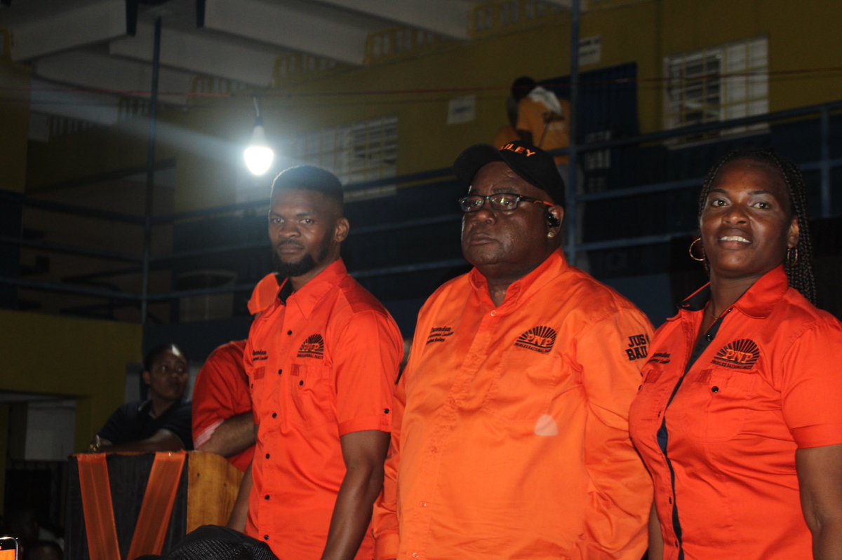 Highlights from yesterday’s official presentation of the Clarendon #PowahTeam, by party Leader <a href="/MarkJGolding/">Mark J. Golding</a> 

The Peoples’ National Party is charged and ready! ✊🏾

TIME COME NOW! ✊🏾

#CountOnLothan
#BuildingSWClarendon