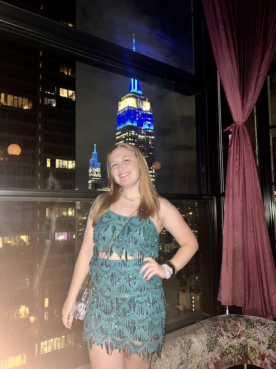 dearreader_22's tweet photo. Living my “Welcome to New York (Taylor’s Version)” life right now https://t.co/0AMdJmH2JK