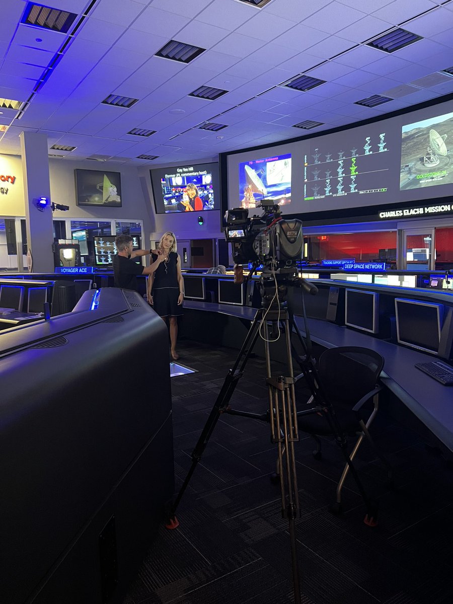 GeorgieC's tweet image. Delighted to have @sarahcruddas and @ITV on Lab today filming something very special and airing very soon in the UK 🇬🇧 #NASAJPL