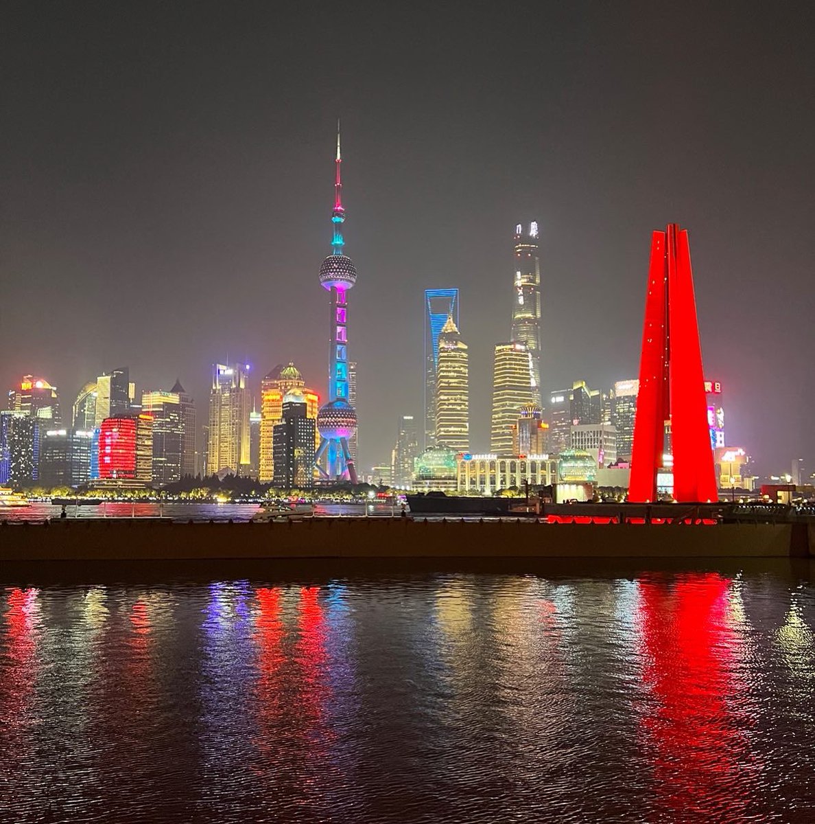 City night walk in Shanghai ❤️3

#shanghai #china #nightwalks #walk #shanghailife