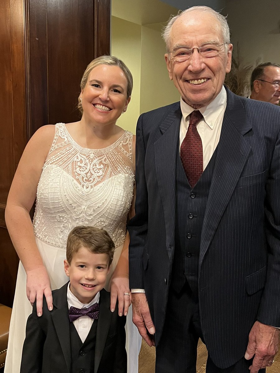 Chuck Grassley tweet media