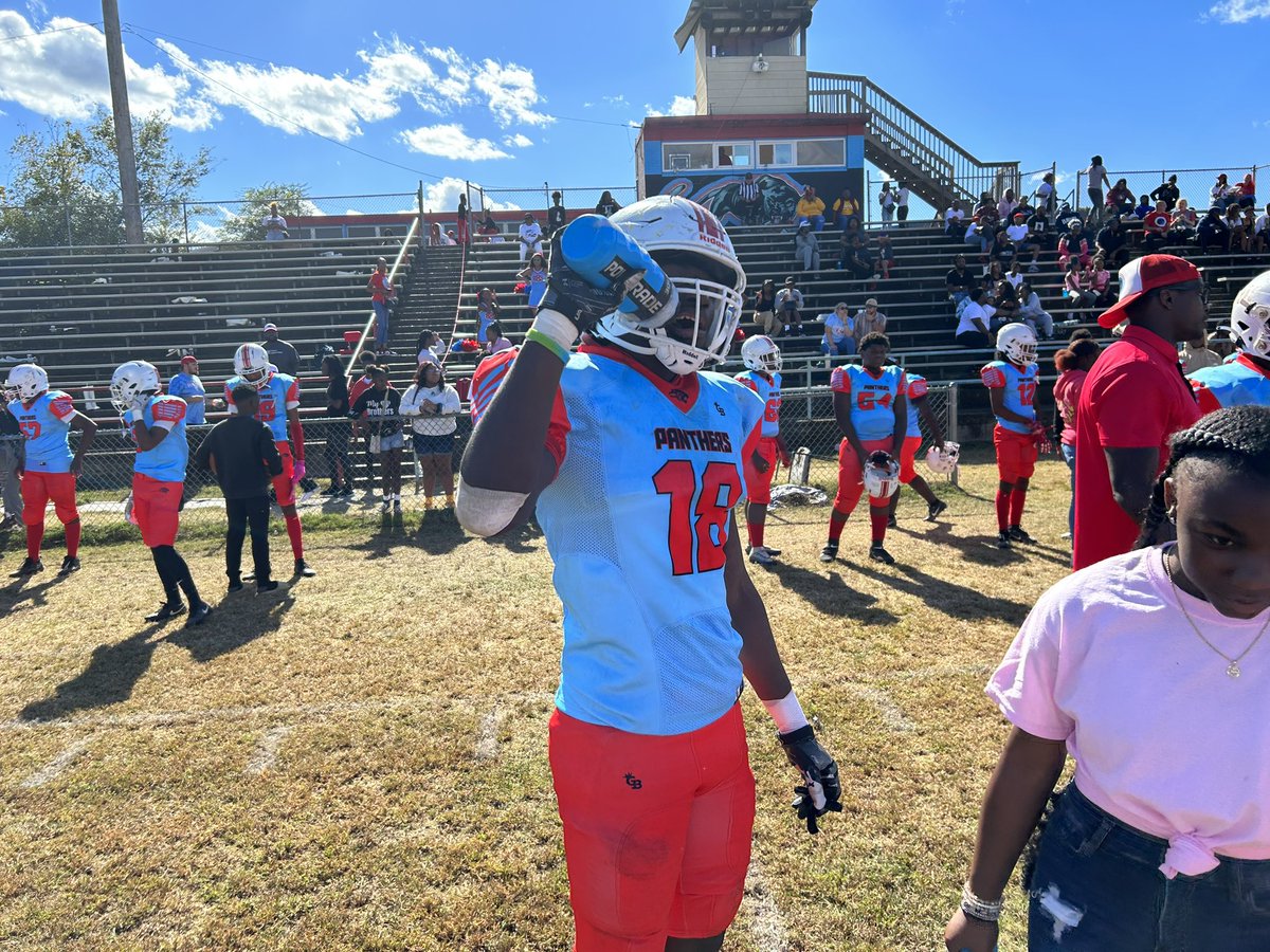 <a href="/_BHSFootball/">Brainerd High Football</a> star <a href="/jordans1127/">Jordan Smith</a> gets a water break Saturday 

<a href="/Carlito25Way/">Carlito25Way</a> <a href="/TheJeffCate/">Jeff Cate</a> <a href="/jlsimsy/">Justin Sims</a> <a href="/redzonescores/">The Red Zone</a> @OffTheBenchCHA 

#WGOWRedzone30 #SOTG