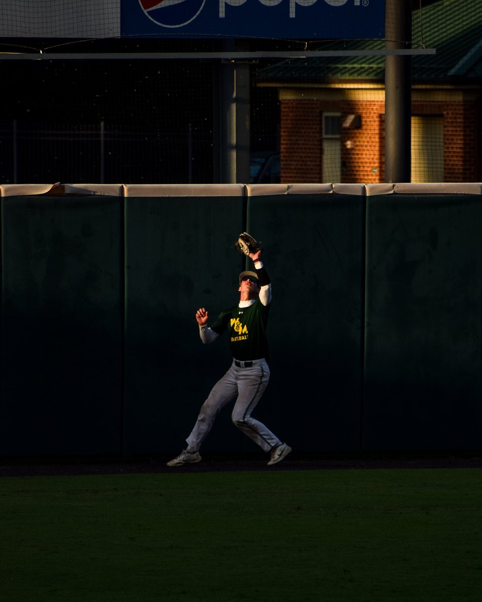 𝑮𝒐𝒍𝒅𝒆𝒏 𝒉𝒐𝒖𝒓 at Plumeri Park🌅

#GoTribe
