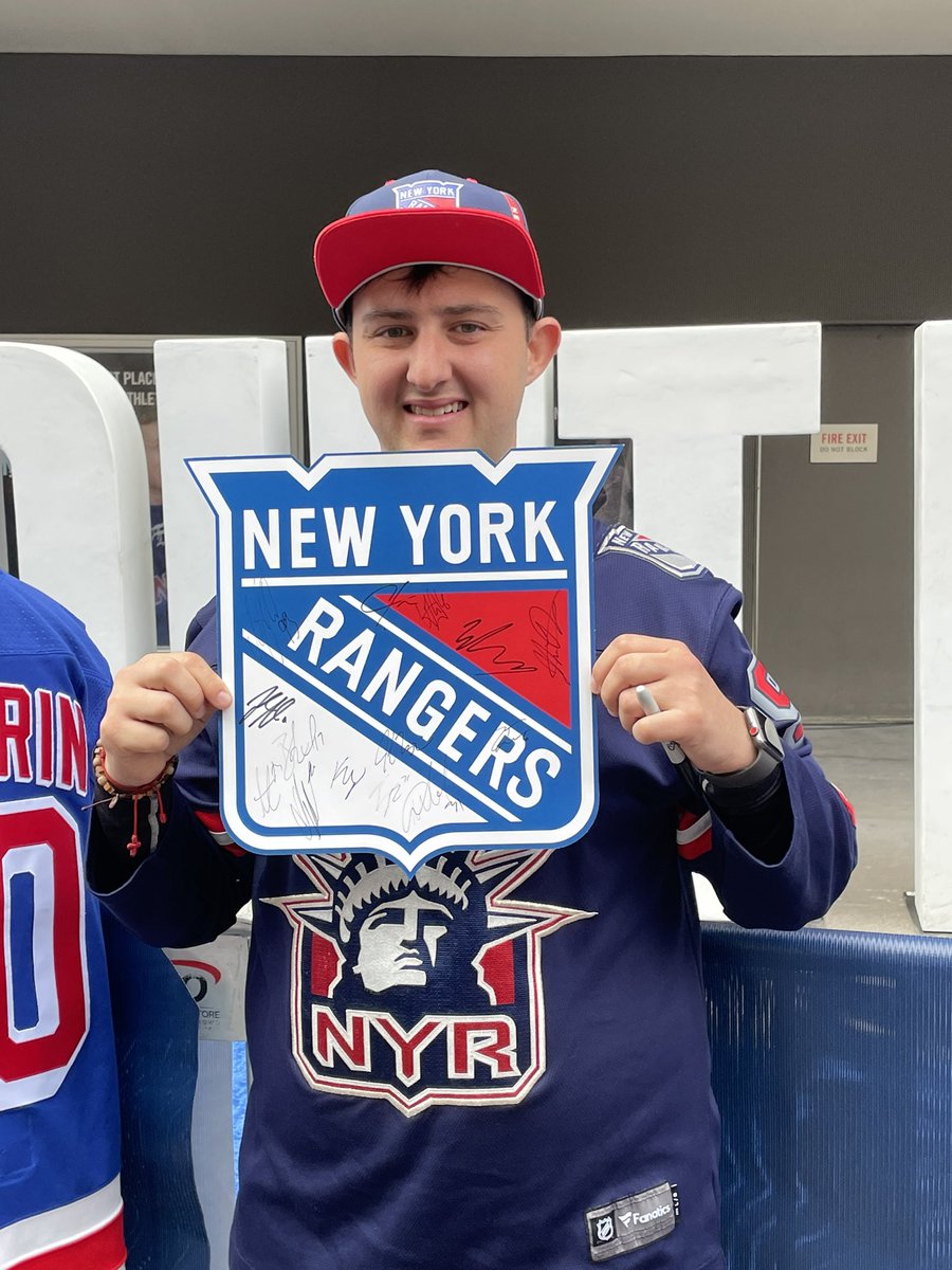 superscott35's tweet photo. #NYR https://t.co/zuTCnmz8ly