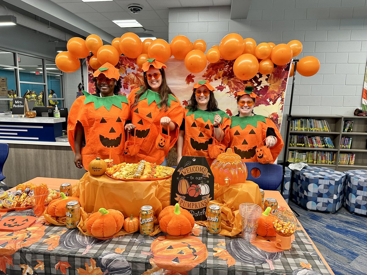 ForestLakeEagle's tweet photo. Wow! What a COLOR party! Mr.
Jackson challenged teachers to bring their creativity to our AVID PD today. SO bright, SO fun, and SO delicious! All efforts were super impressive but grades 1, 2, and 3 won! @Bjackson_FLE @misshayward_usc @Davis_FLE @TWilliamsFLE @RichlandTwo https://t.co/EtRurzo1aF