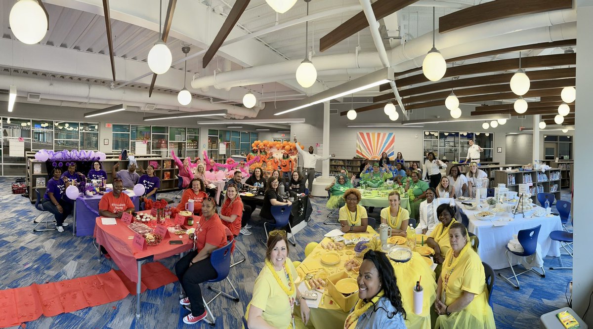 ForestLakeEagle's tweet photo. Wow! What a COLOR party! Mr.
Jackson challenged teachers to bring their creativity to our AVID PD today. SO bright, SO fun, and SO delicious! All efforts were super impressive but grades 1, 2, and 3 won! @Bjackson_FLE @misshayward_usc @Davis_FLE @TWilliamsFLE @RichlandTwo https://t.co/EtRurzo1aF
