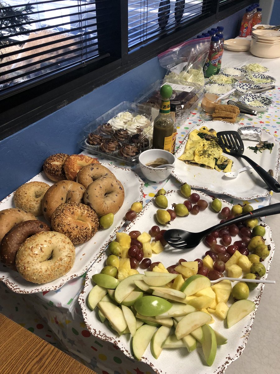 Surprises &amp; special wishes for Boss’s Day! 😊 #ThankYou to our DO team! 🌟❤️ <a href="/BerryessaUSD/">Berryessa Union</a> #LIFT #pathwaytothefuture💙