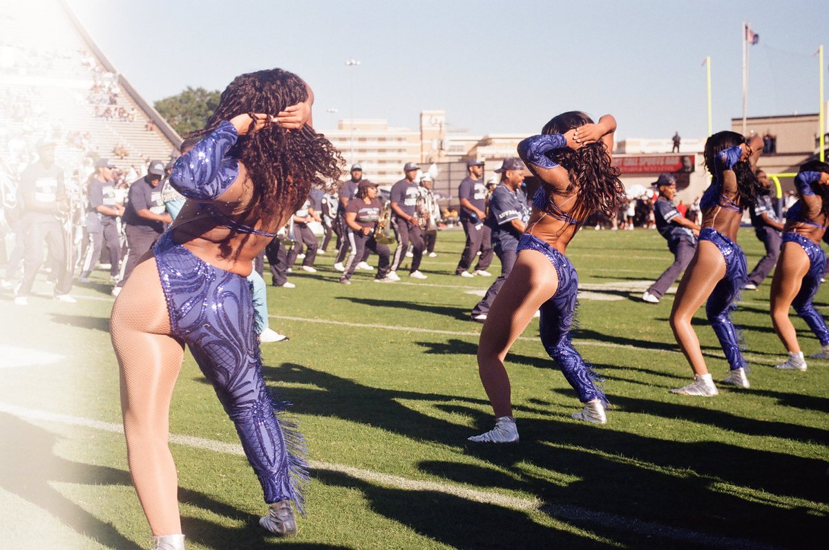 djthepaparazzo_'s tweet photo. my JSU Homecoming went something like this 😮‍💨🤌🏿🔥

photographed by me on film 
🎞: @Kodak Gold 200 pushed to 400 https://t.co/pYgyuzXS9D