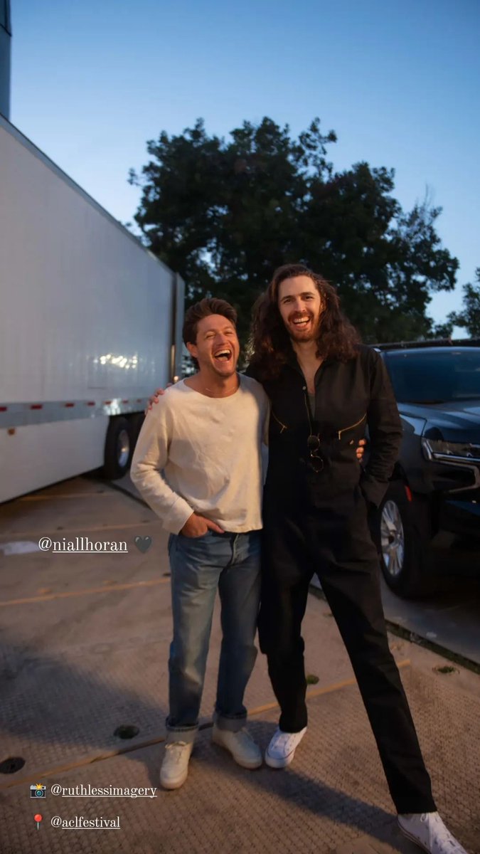 Niall Horan with Hozier at ACLFest!

via hozier