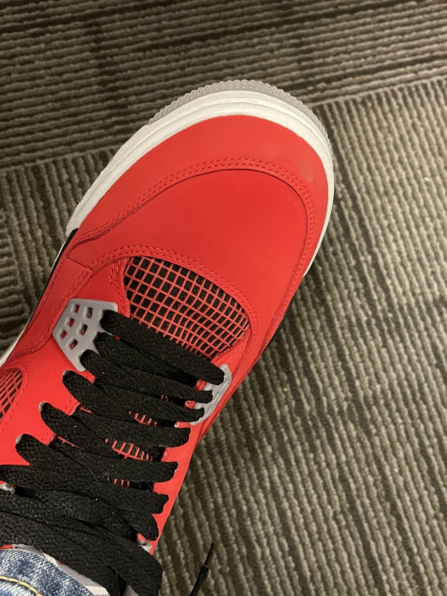 Askyomomma1's tweet image. Ain’t this a BITCH!! Zero creases yet my ass just SCUFFED my #Toro #Retro4 Kicks!!