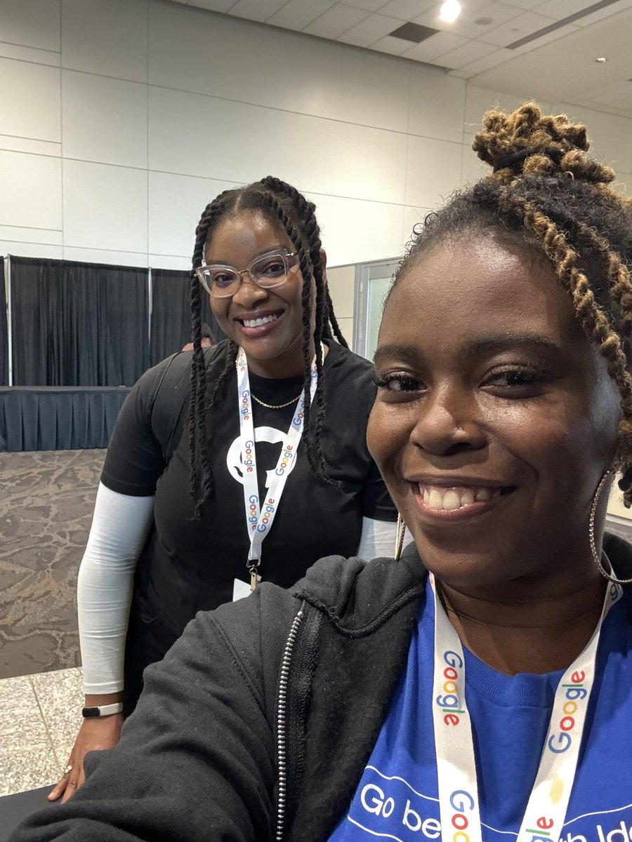 Look who I ran into at #AllThingsOpen @itsthatladydev! 

🇧🇧🇯🇲🇧🇧🇯🇲

#BlackGirlsCode #CaribbeanGirlsRunIt