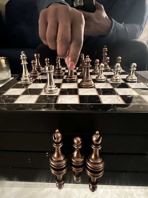 I got COOKED playing chess last night. I&rsquo;m practicing and getting better with each loss 😅 https://t.<a href="/tag/sexpertcorner"class="tags"><span>#sexpertcorner</span></a>