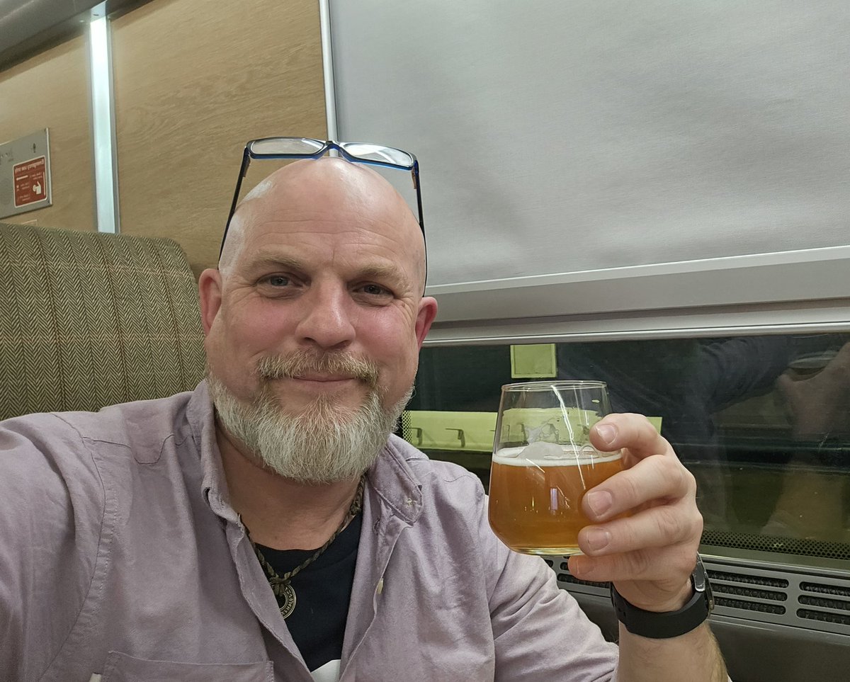 Been waiting to do this for a long time. London Euston to Edinburgh on the @CalSleeper Very impressed, room is incredible. A must experience for every #RailEnthusiast Enjoying a drink in the club room b4 we settle down for the night. #CaledonianSleeper #transportenthusiast