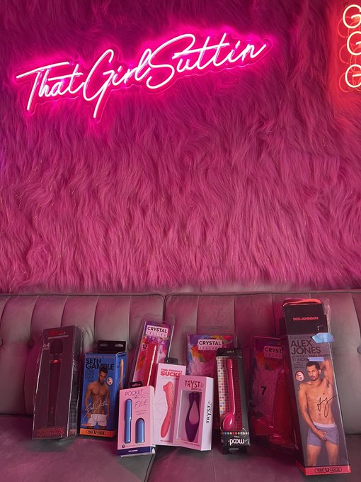 Huge thank you to @TheOriginalDoc for all the goodies!!! That solo content is gonna be even more poppin<a class="tags" target="_blank" title="On Twitter" href="/?out=eyJ0eXAiOiJKV1QiLCJhbGciOiJIUzUxMiJ9.eyJpYXQiOjE3MjA4MzQ0NTMsImlzcyI6InR3cG9ybnN0YXJzLmNvbSIsIm5iZiI6MTcyMDgzNDQ1MywiZXhwIjoxNzUyMzcwNDUzLCJyZWRpcmVjdF91cmwiOiJodHRwczovL3R3aXR0ZXIuY29tL1RoZU9yaWdpbmFsRG9jIn0.7wM0XrDxltbUpQ_y2CP2QumI9DD778LTzOy7fKDLKNIZJjMj1JTpkwFyglW5qQYaNUOcuLK_k3sNk3A1ZoelFQ">@TheOriginalDoc</a><a href="/tag/onmfc"class="tags"><span>#onmfc</span></a>