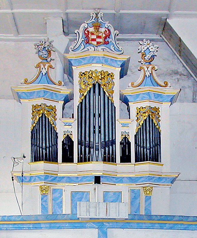 nikolausmella's tweet photo. Today marks the 338th anniversary of the birth of the German #OrganBuilder, Christian #Schmidt. :-) 🍁 🧭 * Taucha 🇩🇪 #Deutschland
1743/1744Orgel Dorfkirche Klinga, #Klinga.
📸: Jörg Blobelt, 18th August 2009. https://t.co/79nKsW1iLu