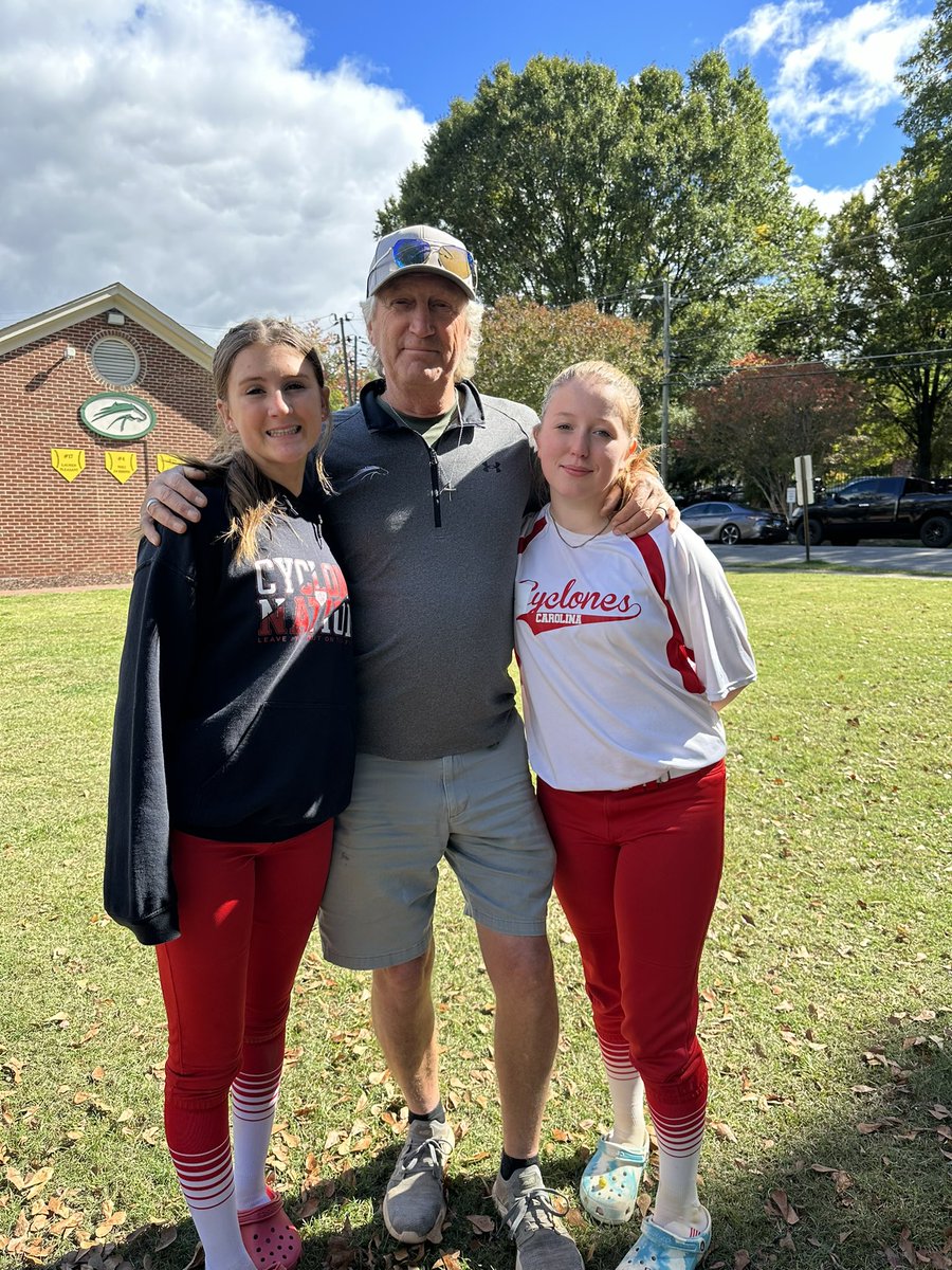 kdawsey2026's tweet photo. Had a great time at the William Peace University camp @GoPeaceSoftball. I also got to spend this time with one of my amazing teammate @Payton_Softball. Super excited for the next one! @cyclones2627 @goop365 @joewhit77649469 https://t.co/afjiWYKx9p