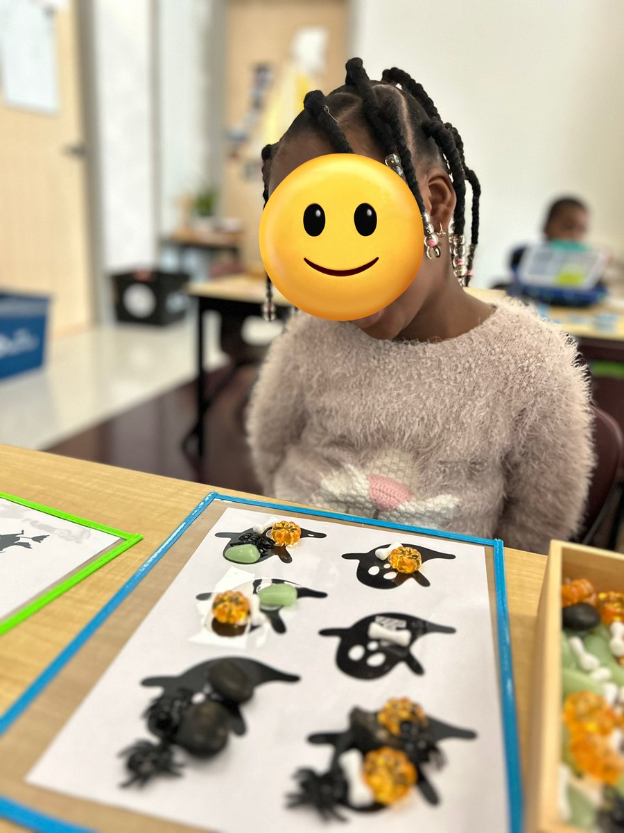 Owls having fun with math and literacy! #ocsbmath #ocsbliteracy #ocsbkindergarten #ocsbfdk <a href="/MrsHicksRECE/">Mrs. Hicks - Kindergarten Educator</a> <a href="/BernadetteOCSB/">St Bernadette OCSB</a>