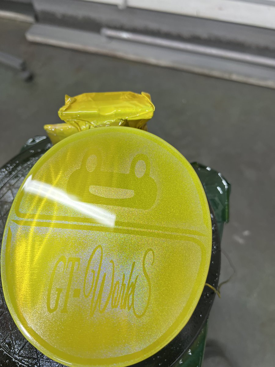 grainderfreek's tweet photo. グラインダータトゥー好きな自分としては、マイカーのロードスターの給油口にも、やっぱりグラインダータトゥー入れちゃいました🤣

デザインは即席で考えたラインと前オーナーのデザインも組み合わせて、ベロスで塗装してます👍

#グラインダータトゥー
#ロードスター
#gtworks https://t.co/fHGRotgwTg