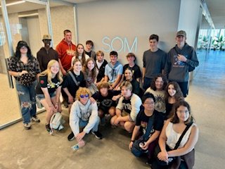 OlatheDesign's tweet photo. 21 Olathe East Design Academy students returned from a fun-filled week in The Big Apple! https://t.co/wRSmFJjEkk
