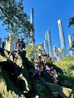 OlatheDesign's tweet photo. 21 Olathe East Design Academy students returned from a fun-filled week in The Big Apple! https://t.co/wRSmFJjEkk