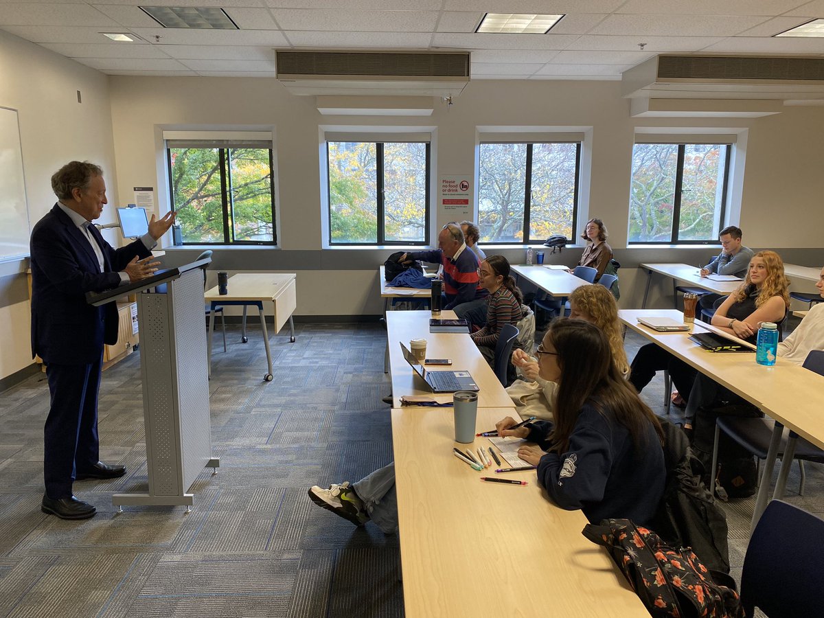 GeorgeHeyman's tweet photo. Always grateful to @AJWVictoriaBC and @uvic for the invitation to speak with Earth and Ocean Science students interested in updates to our #CleanBC strategy to address climate, industry, and our roadmap to 2030 emissions targets.
#future #ready #action #plan #envscience https://t.co/GkzzJVZ1qu
