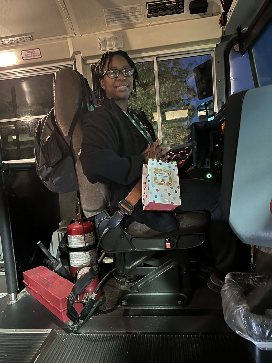 CallMeDrB's tweet photo. We kicked off Bus Driver's appreciation Day @ConleyHillsCubs with breakfast on the go for our amazing bus drivers. They go over and beyond the call of duty daily for our WHYS and we're so grateful 💗🚌⭐️💙 #RelationshipsMatter @DrTamaraCandis https://t.co/HbcR9PyzFS