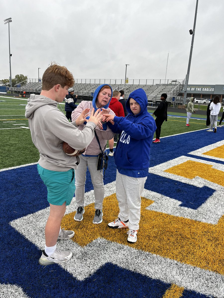 CSSpecOlympics's tweet image. More fun!! @SandburgHS @EaglesAthletics