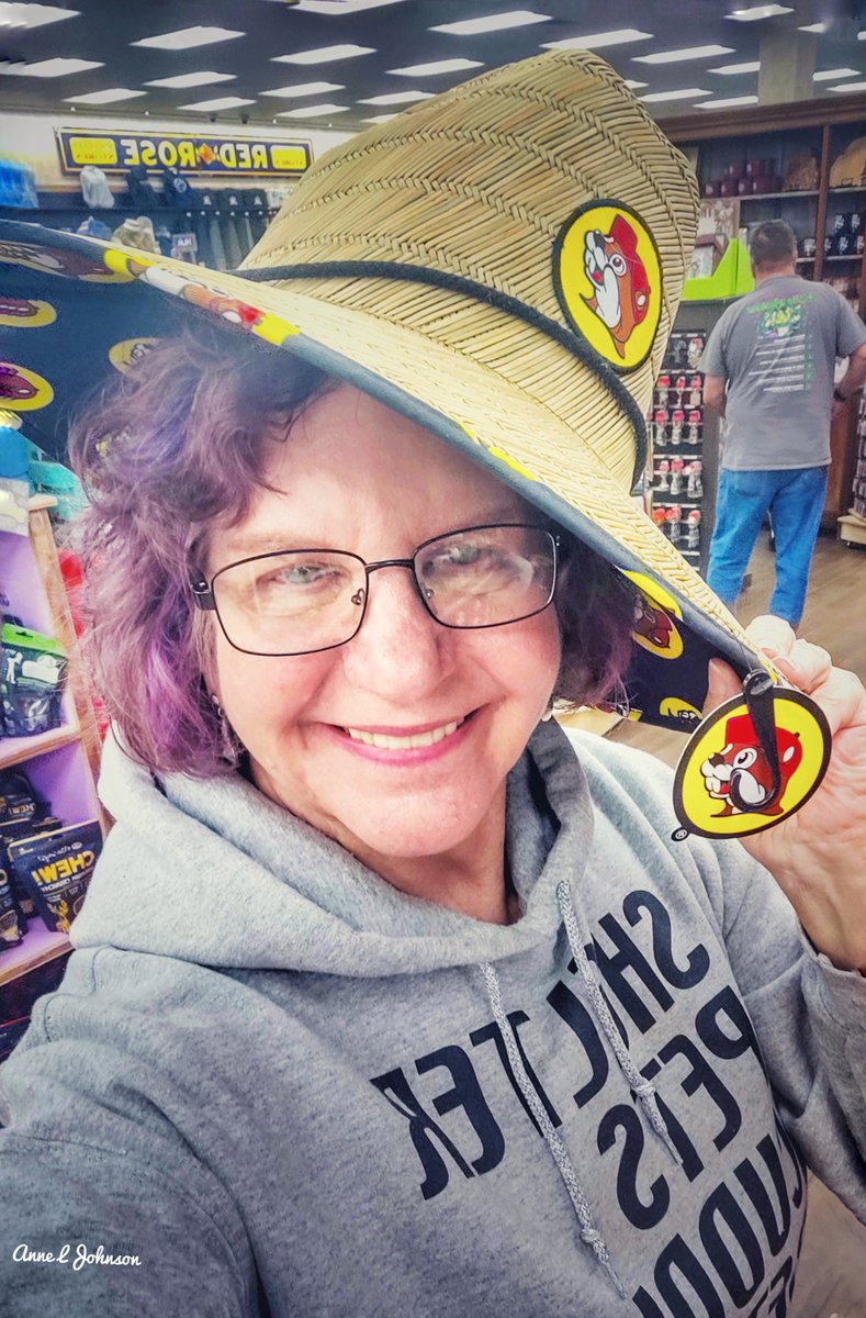 MyrtleManorAnne's tweet photo. Finally made it to Buc-ee's!
#BuceesinFlorenceSC #madcrazy Lol!!!! https://t.co/ITt7tezkx5