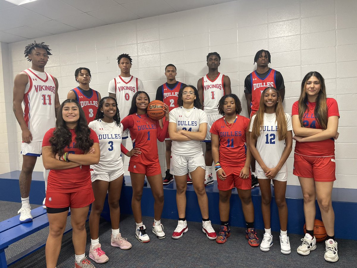 ChristinaJamer4's tweet photo. Fun times at the @vypehouston photo shoot! Thank you for capturing these memories for all of the athletes. @DullesGBB @dulleshoops @DHS_Vikings @DHSAthletics550 https://t.co/Dr7f0QUi3X