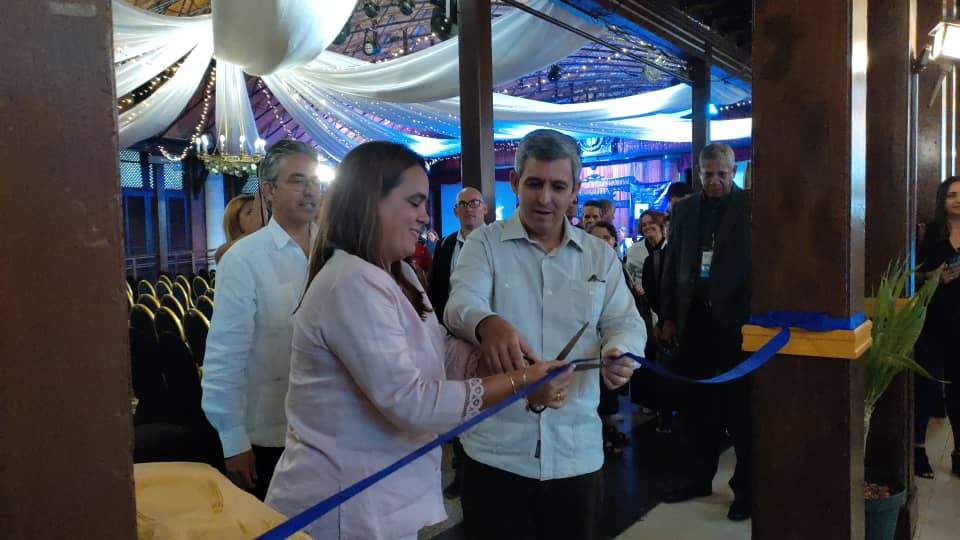 Se inauguró el III Congreso Internacional #Cibersociedad2023, que sesiona del 16 al 20 de octubre, en el Hotel Nacional, bajo el lema “Transformación digital: Conexión global-local”. La ocasión será propicia para abordar la agenda digital cubana con perspectiva hasta el 2030.