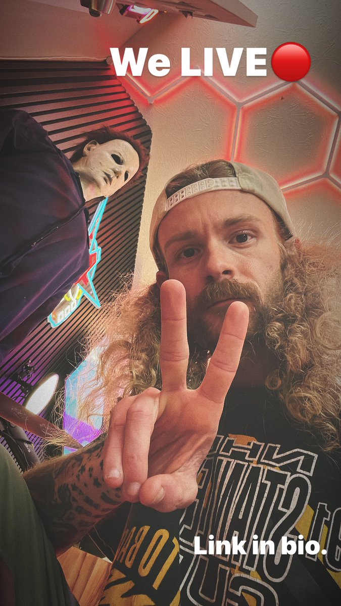 AmericanDadLive's tweet image. LIVE🔴
Random Squad Fills on Fortnite

(Link in bio)

Also, @Fabletics sent us a BUNCH of stuff. Come find out how to snag some of your own