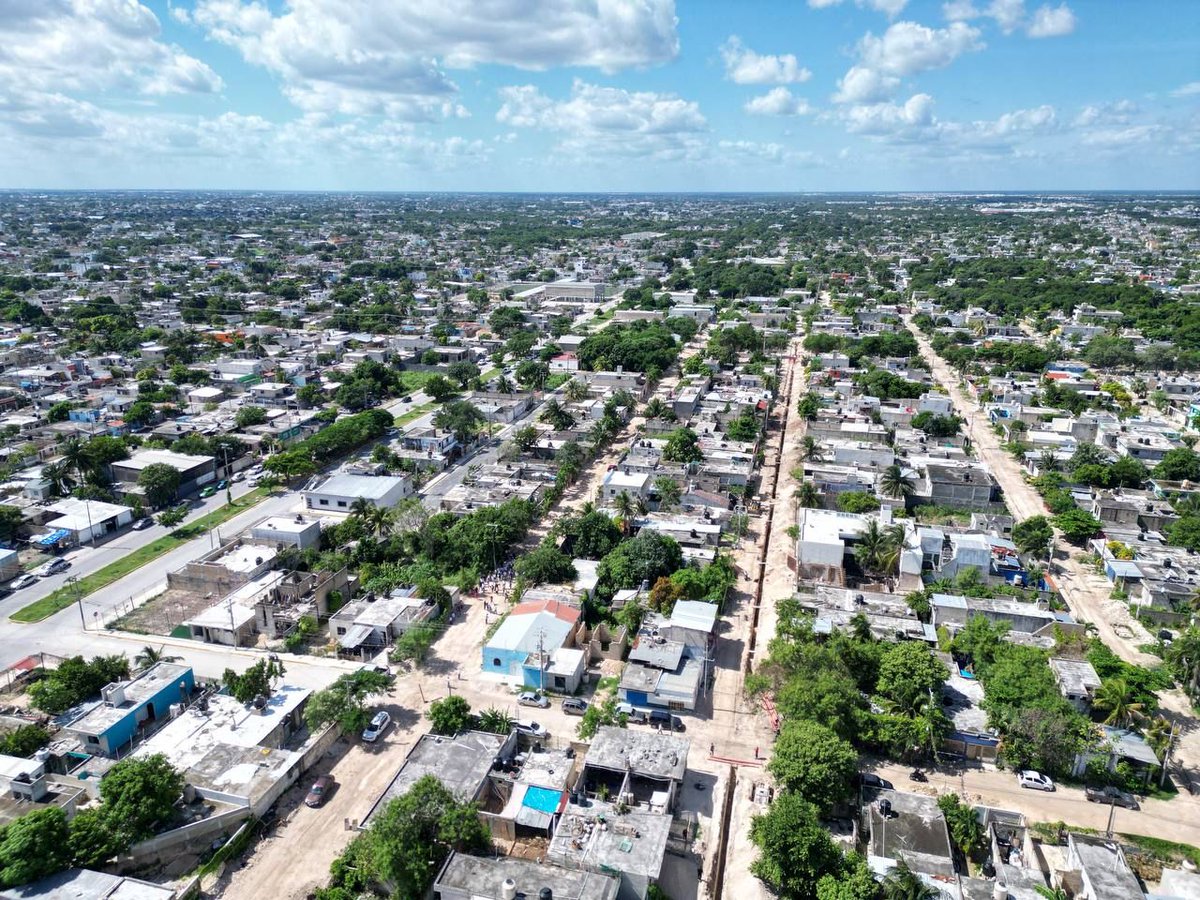 lapancarta's tweet photo. Lleva Ana Paty Peralta con histórica inversión agua y drenaje a colonias olvidadas @anapatyp @AytoCancun @PorqueAmoCancun  https://t.co/Ga9EOVx2Wu https://t.co/AO1wrQlmWw