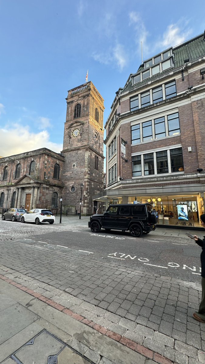 azmuhjb's tweet photo. A sunny day in Manchester ❤️‍🔥 https://t.co/dLTcaZGfId