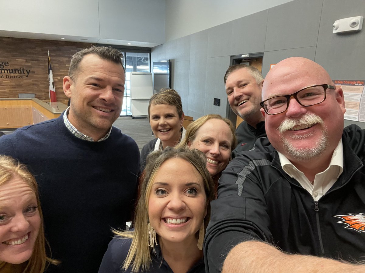 Prairie Educators Learned with <a href="/Wes_Kieschnick/">Weston Kieschnick</a> today! <a href="/Prairie_Pride/">prairiepride@crprairie.org</a> <a href="/HeightsCCSD/">Prairie Heights CCSD</a> #Whole🧡atHeights