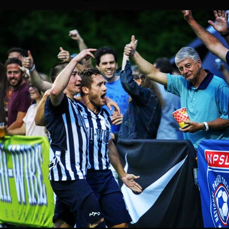 AshevilleCitySC's tweet photo. 𝔹𝕃𝕌𝔼𝕊 𝔽𝔸𝕄𝕀𝕃𝕐 Congratulations to Blues alum &amp; @tom_deeley10, co-owner &amp; managing director of the newly announced @HickoryFC!

#BelongBelieveBeBlue https://t.co/MmOLUCusrp