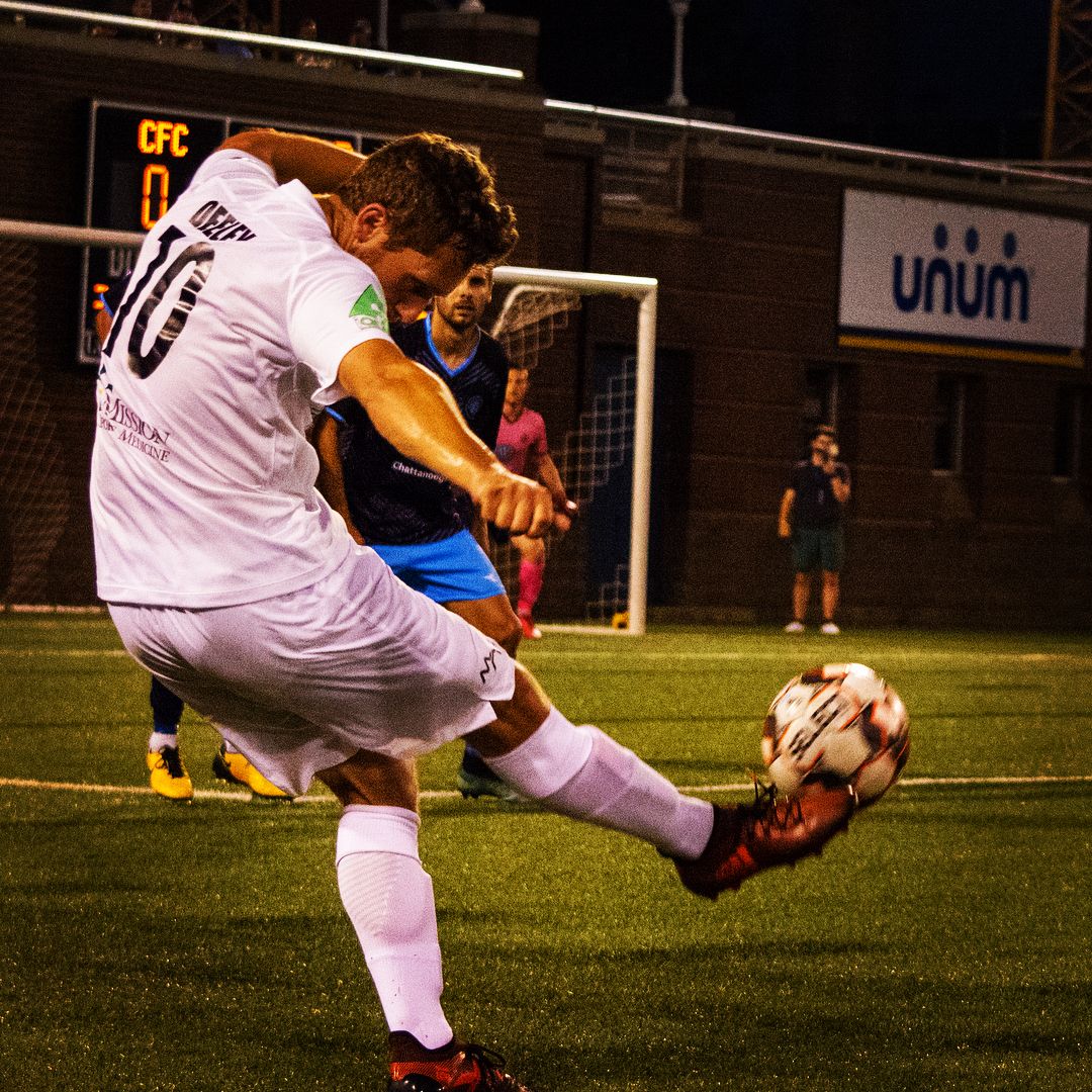 AshevilleCitySC's tweet photo. 𝔹𝕃𝕌𝔼𝕊 𝔽𝔸𝕄𝕀𝕃𝕐 Congratulations to Blues alum &amp; @tom_deeley10, co-owner &amp; managing director of the newly announced @HickoryFC!

#BelongBelieveBeBlue https://t.co/MmOLUCusrp