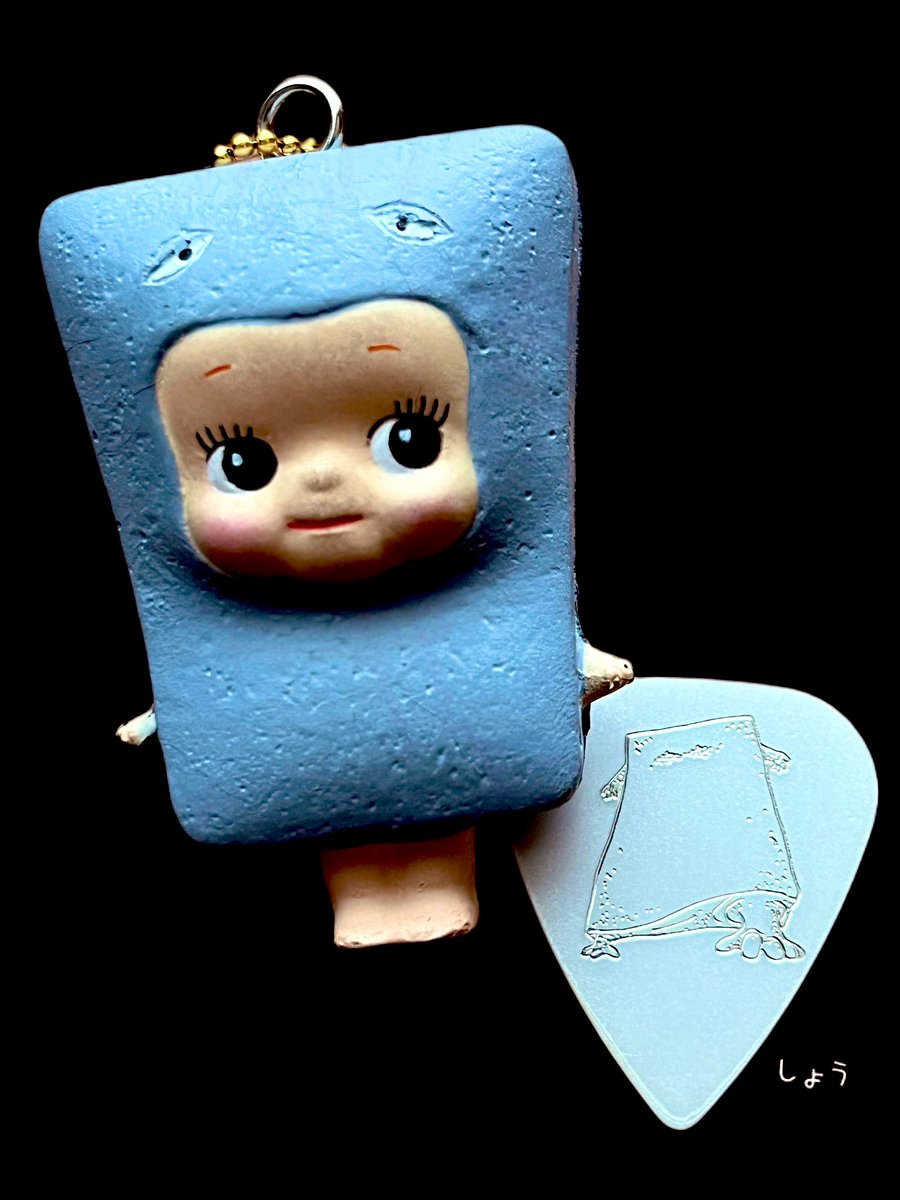 MIp3z1B4WVAmhm8's tweet image. 🌈僕のﾋﾟｯｸ・ｺﾚｸｼｮﾝ 1547枚目🎸
【ぬりかべ】ピック👻
  ＆「ぬりかべキューピー」

水木しげる原作「ゲゲゲの鬼太郎」に登場する、九州北部に伝わる妖怪✨

暗い夜道を歩いている時、急に何かに塞がれ、前に進めなくなってしまう…
そう、それは「ぬりかべ」のしわざかも知れません…