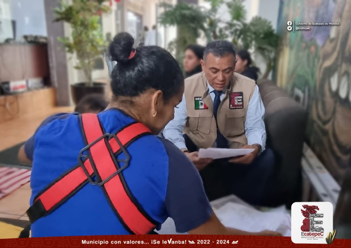 SAEcatepec2025's tweet photo. Recibimos a una ciudadana originaria de Venezuela, que actualmente vive en #Ecatepec. Acudió a nuestras oficinas para el tramite de constancia domiciliaria; ya que es un requisito indispensable para que ella pueda continuar con el registro de la menor de edad nacida en #Ecatepec https://t.co/eytSJzOjYS