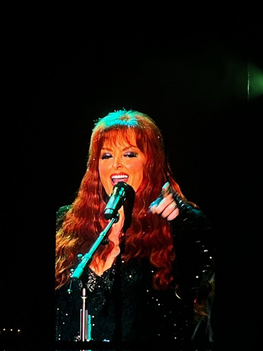 JamieDix48's tweet photo. @Wynonna @goldenskyfest You were amazing! https://t.co/onZjCm2TUE